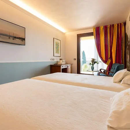 Hotel Madrina Lovely And Dynamic 4*