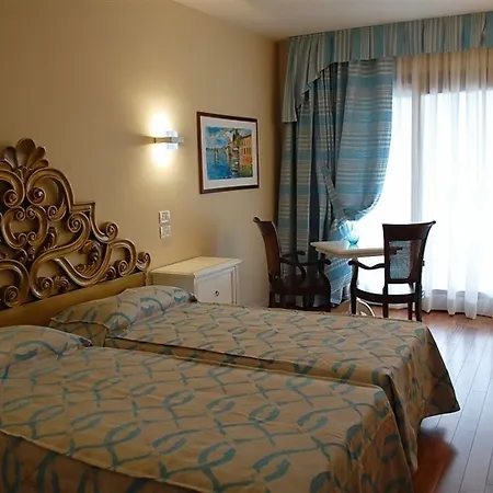 Hotel Madrina Lovely And Dynamic Garda (Verona)