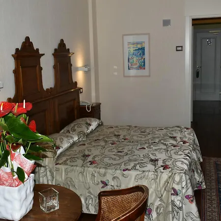 Madrina Lovely And Dynamic 4* Garda (Verona)