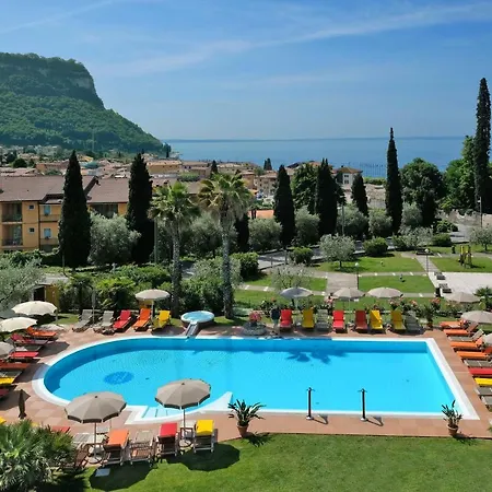 Hotel Madrina Lovely And Dynamic Garda (Verona)