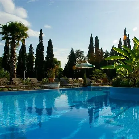 Hotel Madrina Lovely And Dynamic Garde